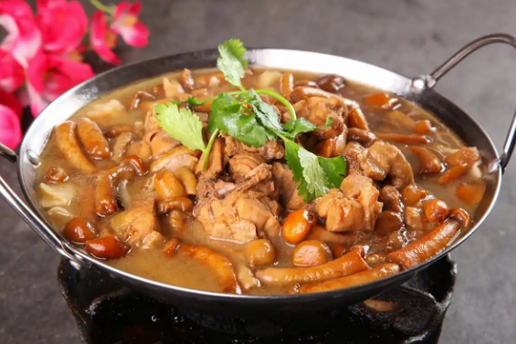 三炒九翻见真味 沧州火锅鸡沸腾百年运河风情